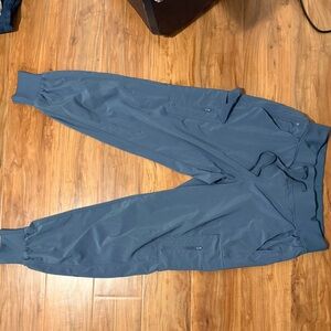 JoyLab Women's Cropped Tech Jogger Pants in Slate Blue